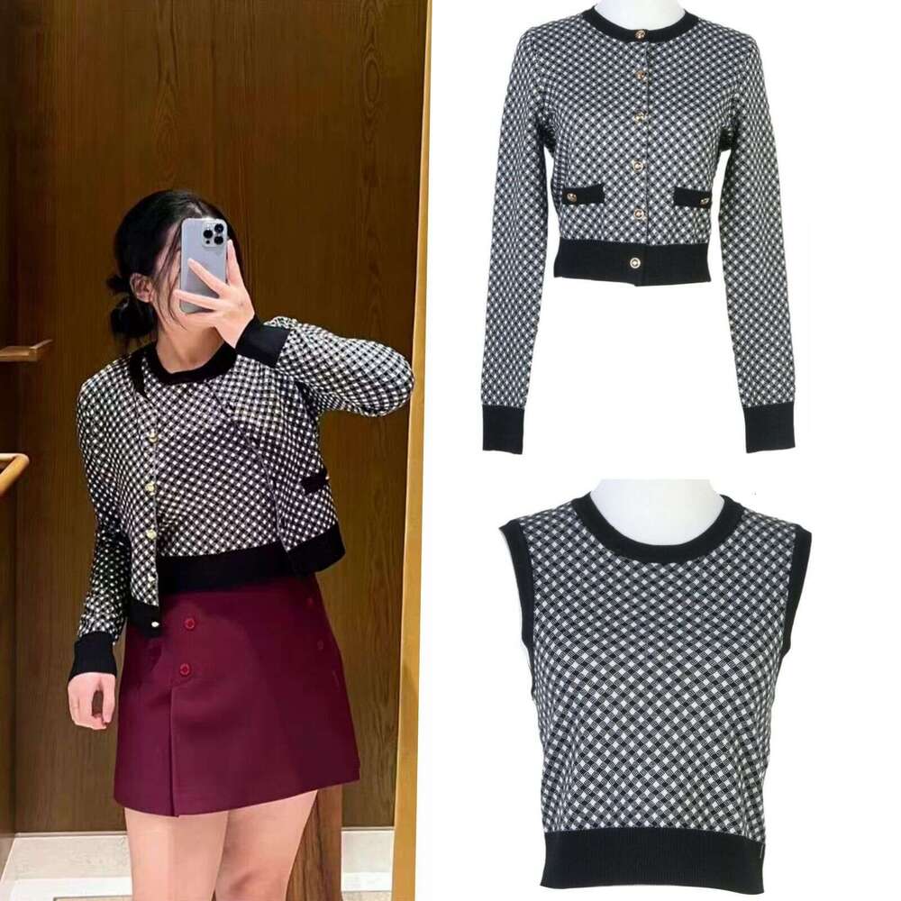 French style 2026 autumn and winter new jacquard knitted cardigan round neck vest small grid short sleeves