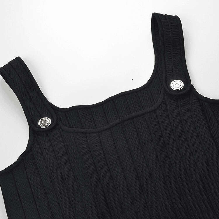 2026 Spring/Summer New French Simple, Elegant, Fashionable Slimming Strap, Wrinkled Knitted Long Skirt for Women