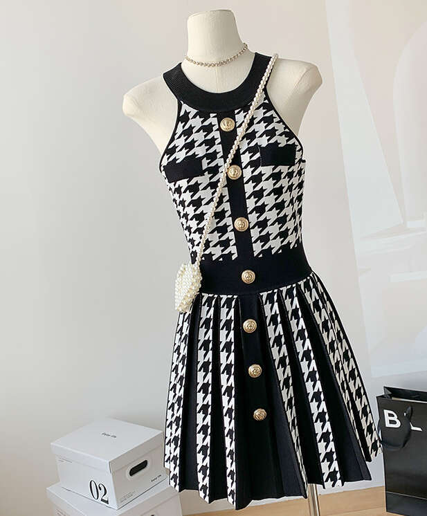 Designer's high-end style camisole skirt 2026 Spring and Autumn new elegant dress with metal buckle