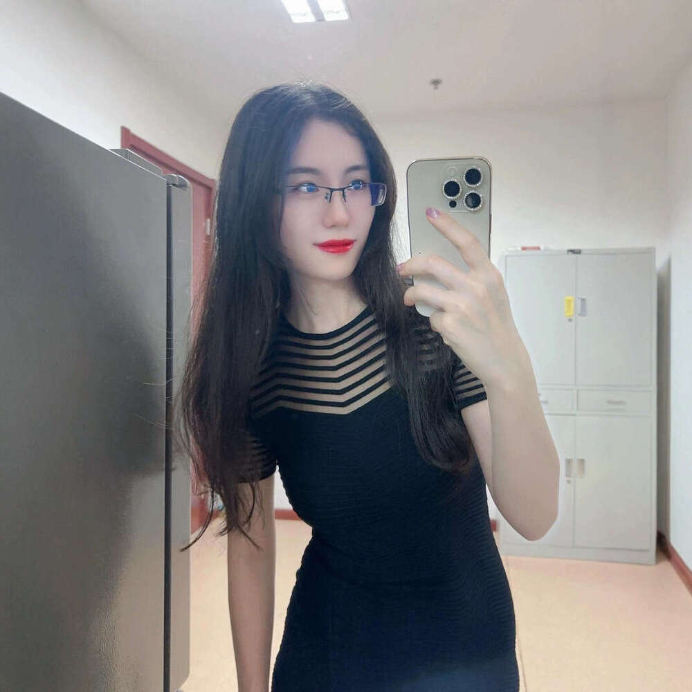 2026 Spring Social Mini Skirt Women's Summer Thin Ice Silk Hollow Short Sleeve Round Neck pleated Skirt