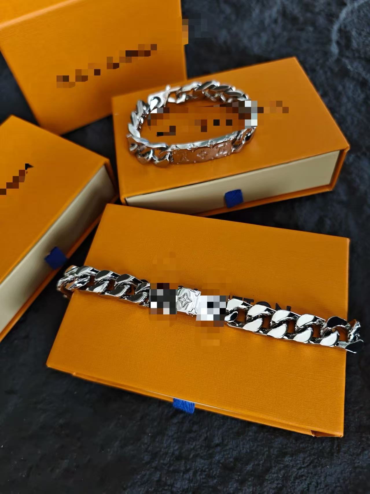 Luxury Designer Gold Color Metal Letter Bracelets for Women Men Thick Link Cuban Chain LINKS PATCHES Bracelets Stainless Steel Louiss Jewelry MONOGRAM 2026