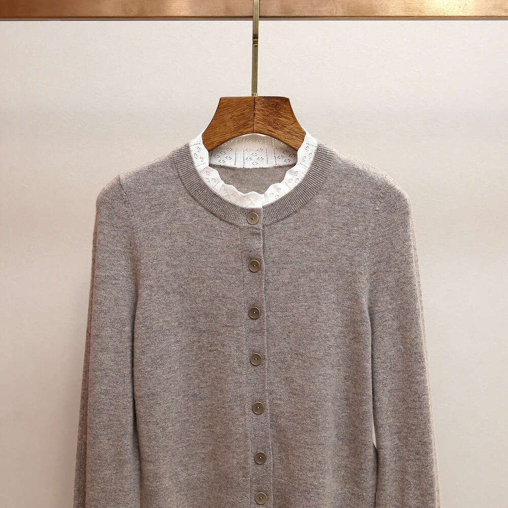 2026 Winter New French Retro Style Color Block Hollow Lace Splicing Collar Loose Knitted Women's Cardigan