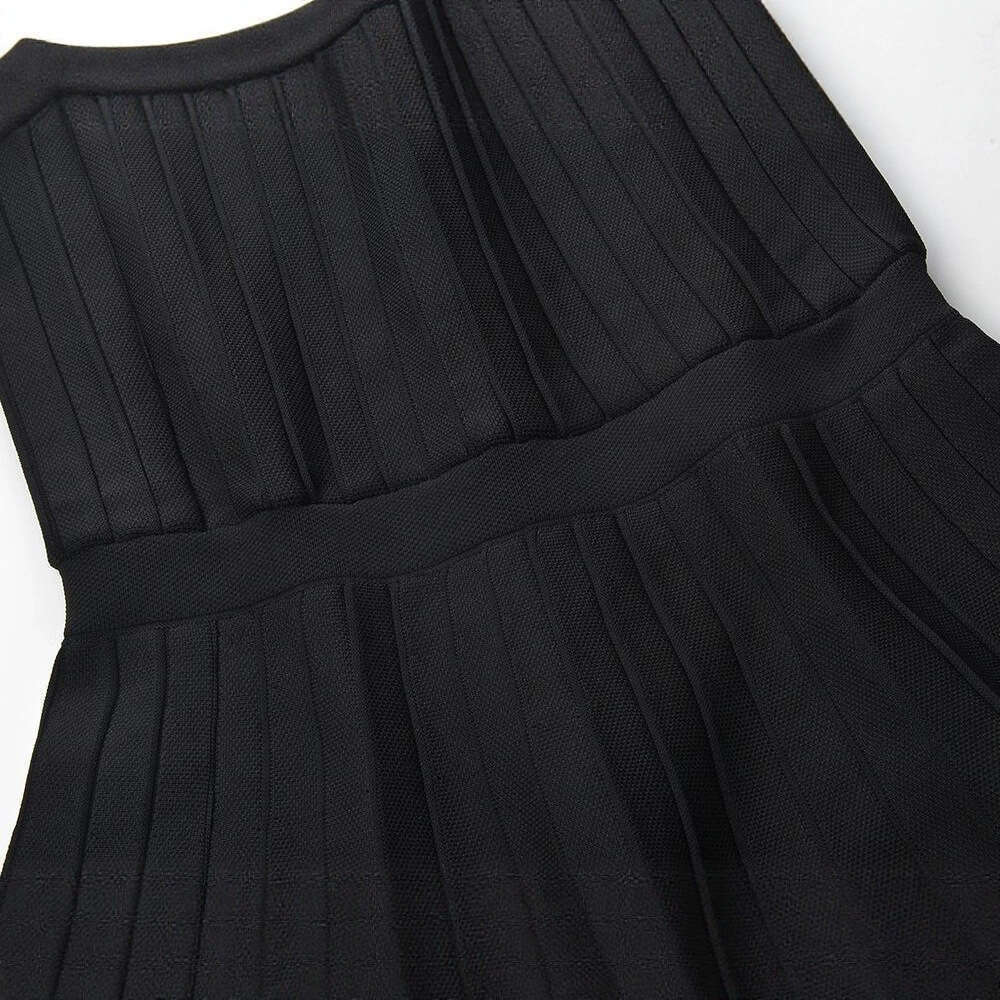 2026 Spring/Summer New French Simple, Elegant, Fashionable Slimming Strap, Wrinkled Knitted Long Skirt for Women