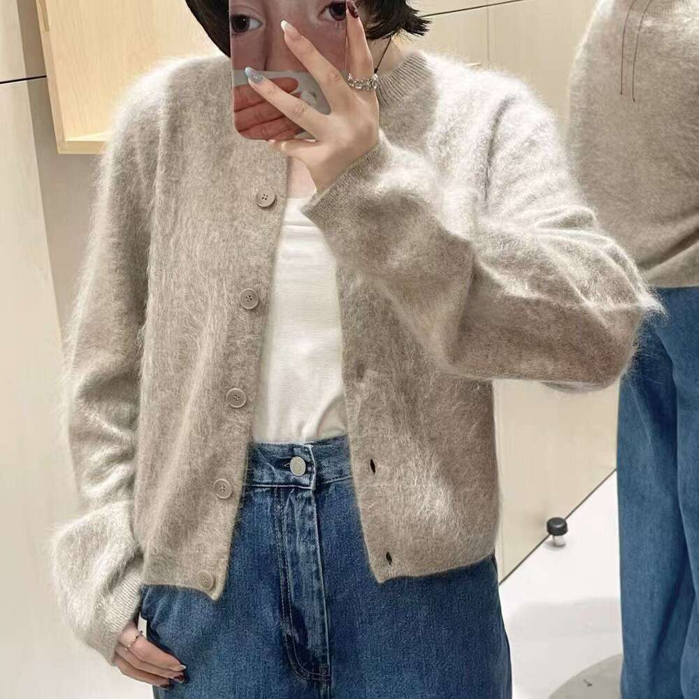 Designer women's round neck long sleeved brushed knitted cardigan women's 2026 autumn coat