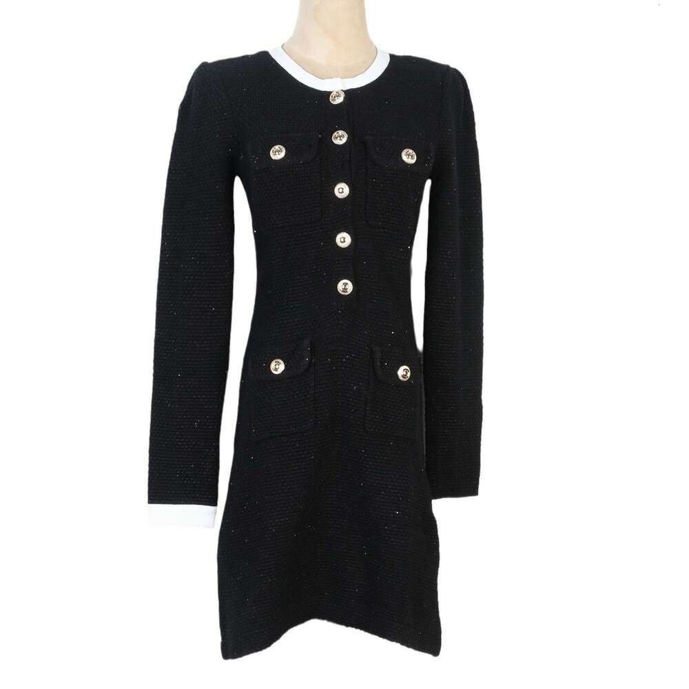 French women's social shorts 2026 autumn and winter new white contrast elegant style knitted vest