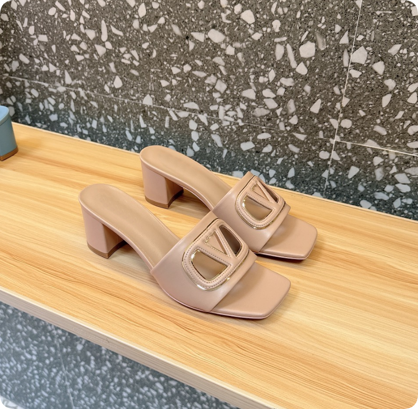 Summer woman Sandals slipper Mule sandal cutout leather mules Slide sandals leather cut-out heeled outdoor walking low heels with box 35-42EU