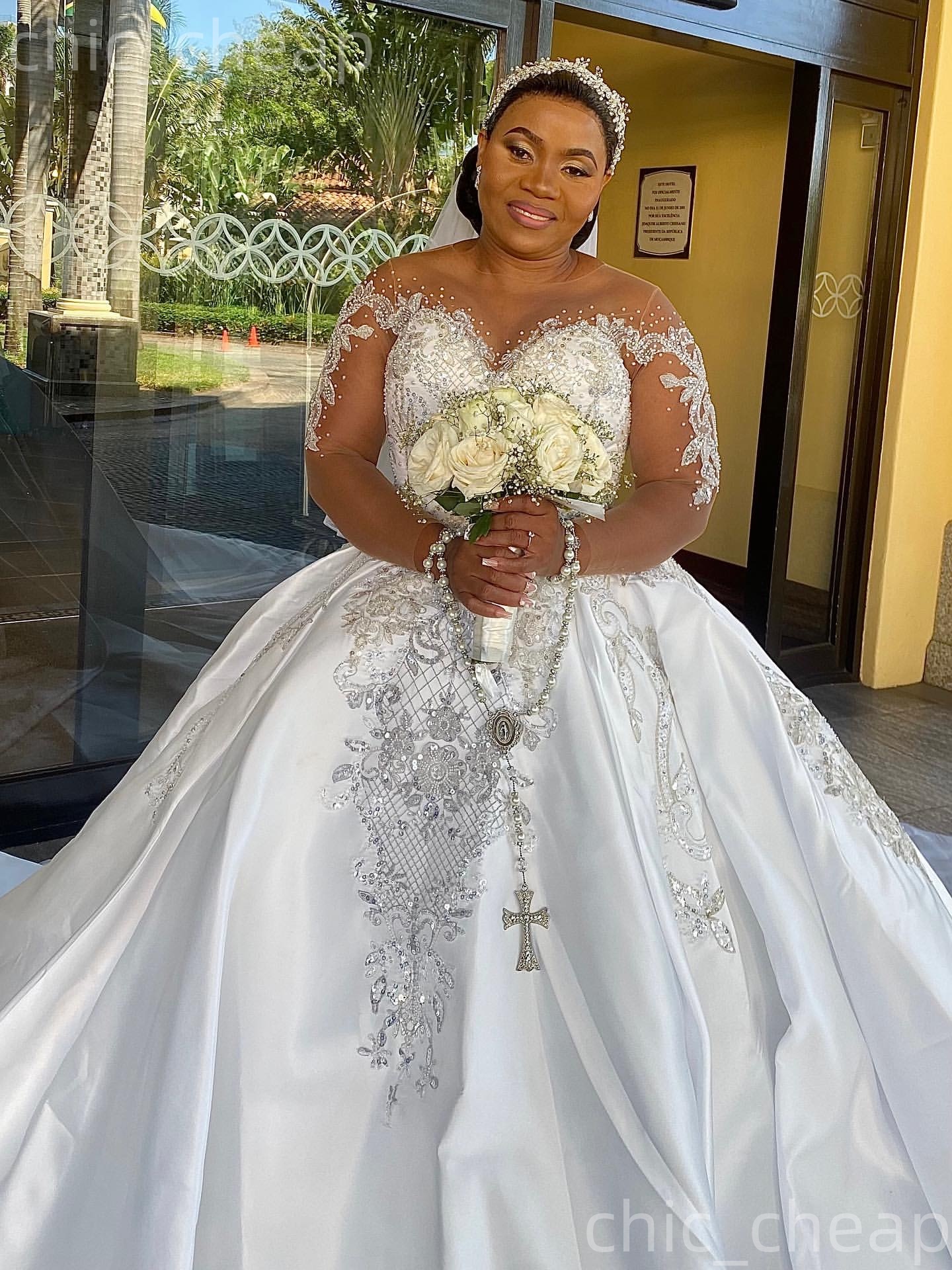African Aso Ebi 2026 Ivory Ball Gown Wedding Dress Sheer Neck Appliques Beaded Satin Elegant Sheer Neck Stylish Bridal Gowns Dresses ZJ2334