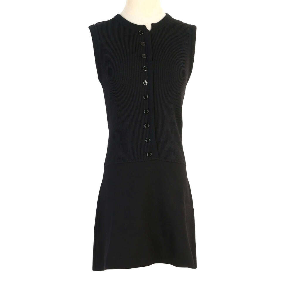 2026 women's round neck solid color slim and elegant autumn and winter new style French sleeveless vest A-line dress