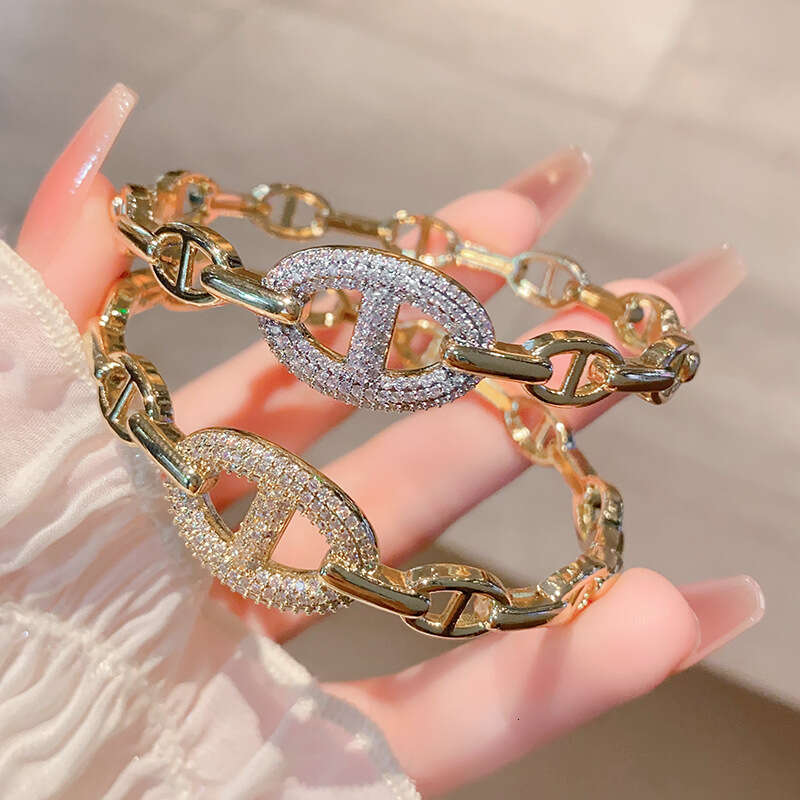 Chinese-Style Pig Nose Slender Waist Bracelet Minimalist Luxury Jewelry Women's Holiday Party Gift