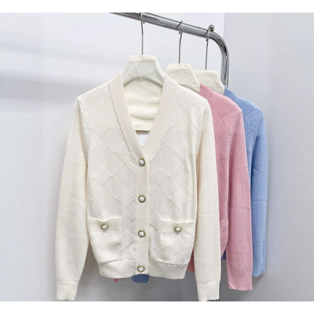2026 Autumn New French Social Style Diamond Jacquard Elegant Versatile Knitted Cardigan for Women