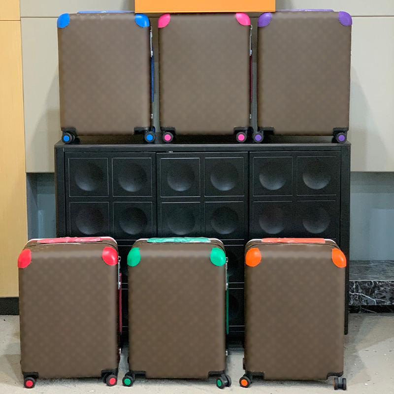 Designer Travel Luggage Boarding Box Spacious Capacity Sturdy Trolley Box Lightweight Organized Pockets Practical Travel Suitcases