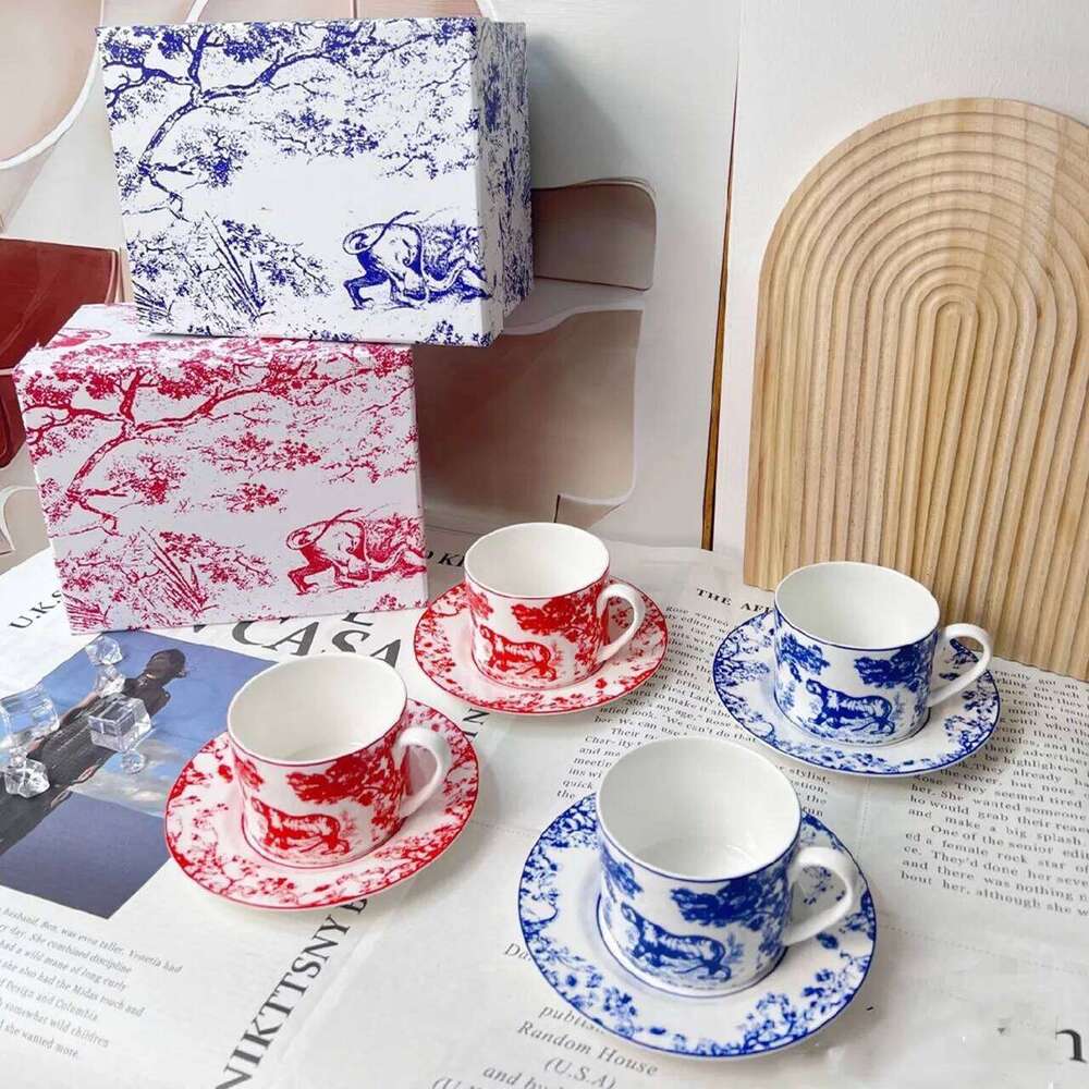 European Luxury Home Bone China and Saucer Afternoon Best Friend Red Gift Coffee Mugs Tea Cup Set 26W0211