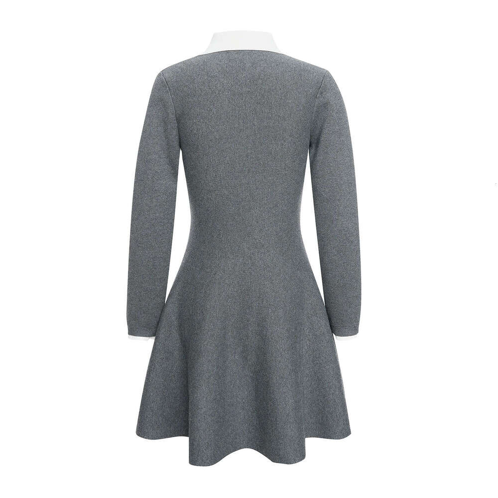 2026 Autumn New French Elegant Color Block Flower Brooch Collar Slim Knitted Women's Dress