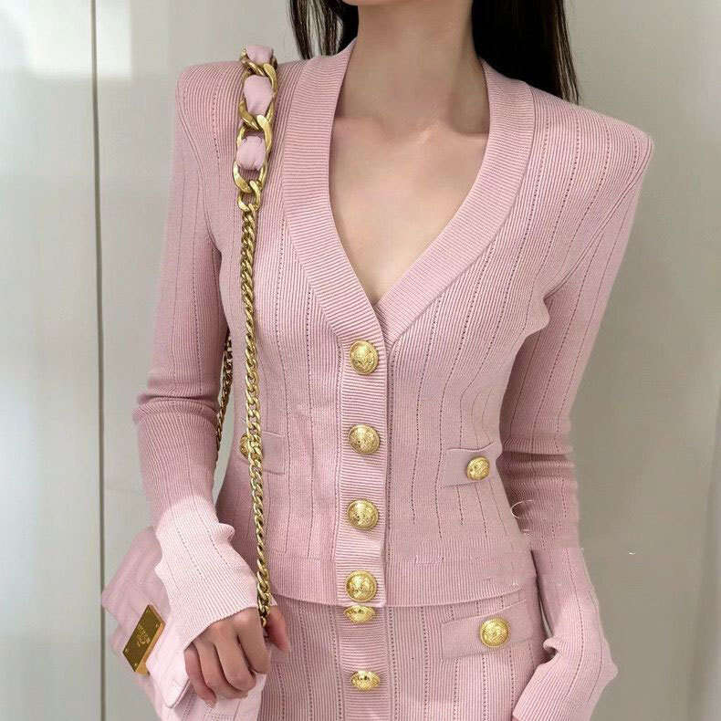 2026 Spring and Autumn new luxury style gold button slim fit shoulder padded jacket V-neck knitted cardigan
