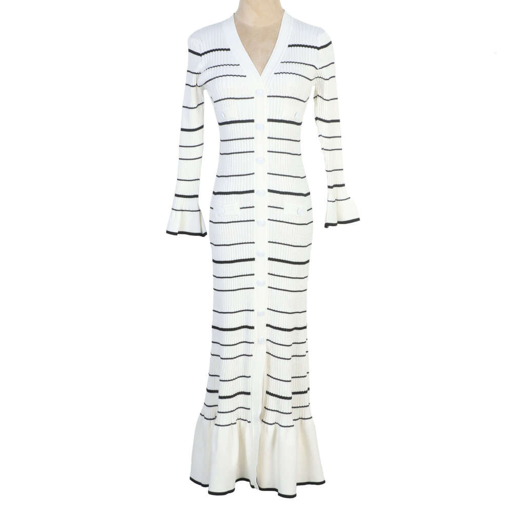 2026 designer French black and white striped V-neck pleated flared sleeves knitted elegant long skirt women's clothing