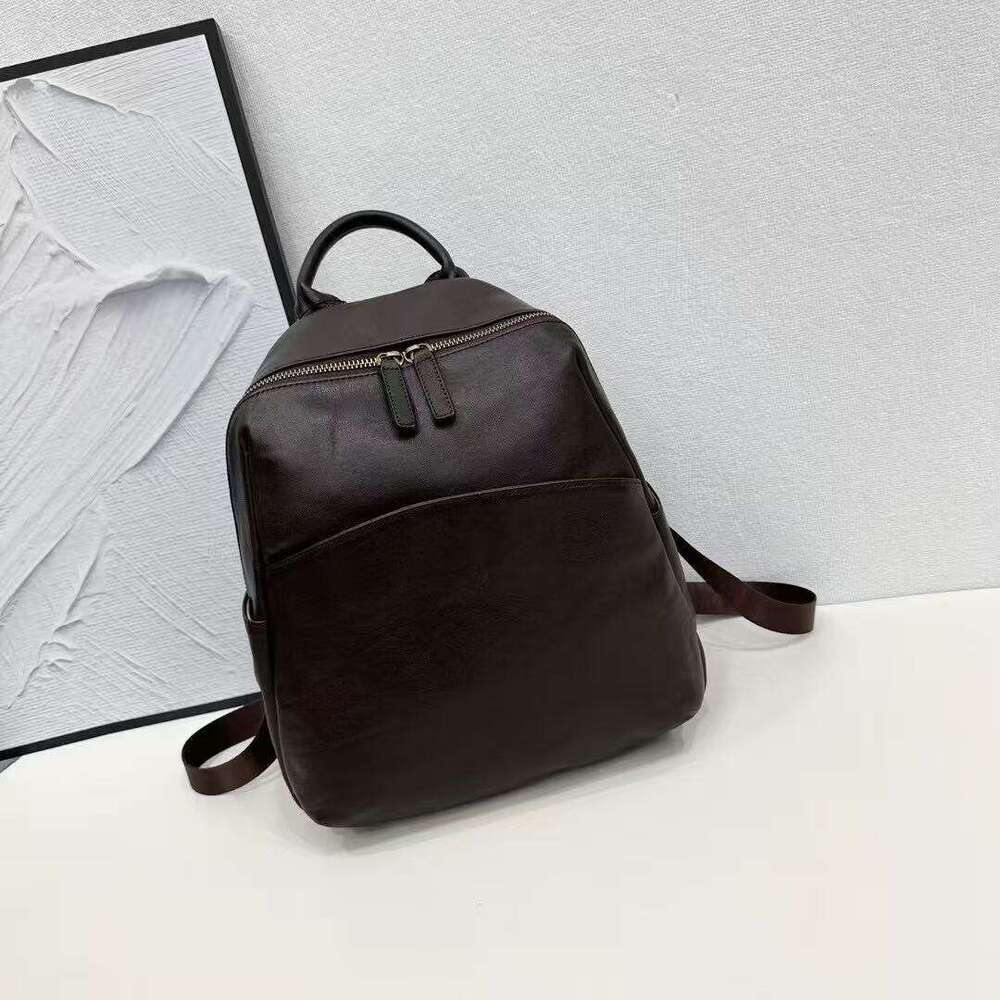 New Original Handmade Vegetable-Tanned Cowhide for Women, Commuting and Travel Bag, Fashionable Ladies' Genuine Leather Small Backpack