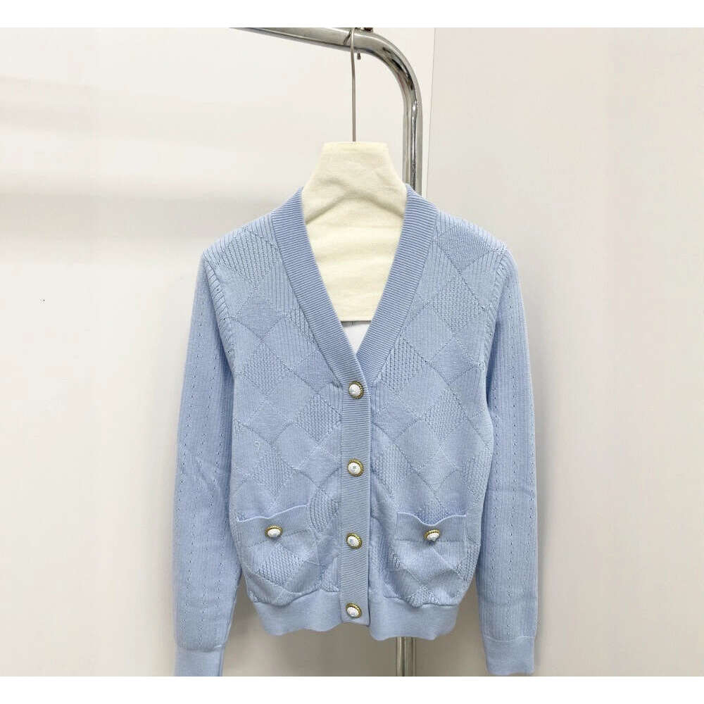 2026 Autumn New French Social Style Diamond Jacquard Elegant Versatile Knitted Cardigan for Women