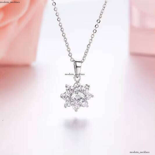 925 Sterling Silver Stunning Flower Pendant VVS Moissanite Diamond Multi-color Optional Birthstone Necklace