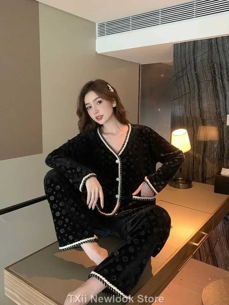 Luxury Gold Silk Velvet, Elegant Red, Long Sleeve Warm Loungewear for Spring Autumn & WinterT260212