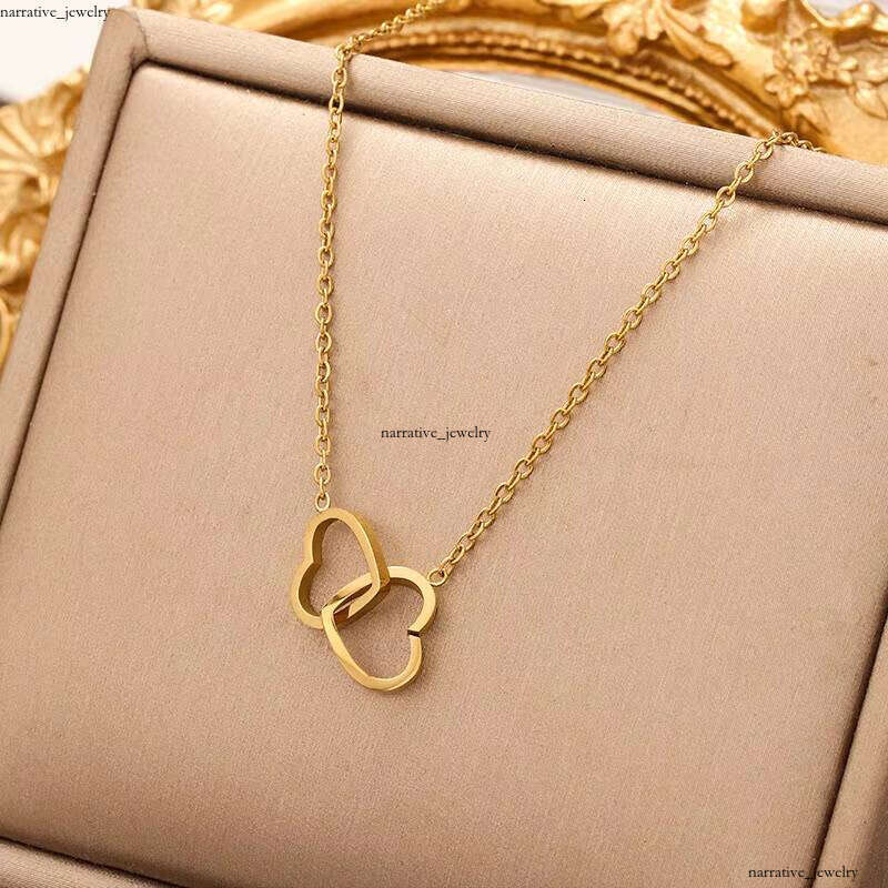 Wholesale Sterling Silver 18k Gold Pearl Shell VVS Moissanite Clover Heart Butterfly Pendant for Women Bowknot Bear Charm Necklace