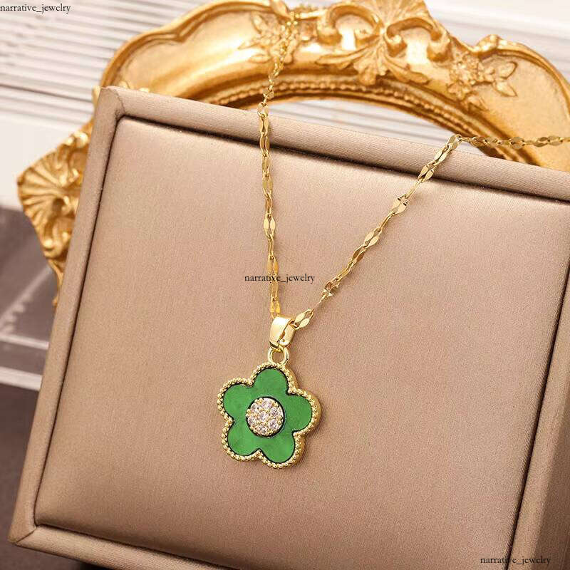Wholesale Sterling Silver 18k Gold Pearl Shell VVS Moissanite Clover Heart Butterfly Pendant for Women Bowknot Bear Charm Necklace