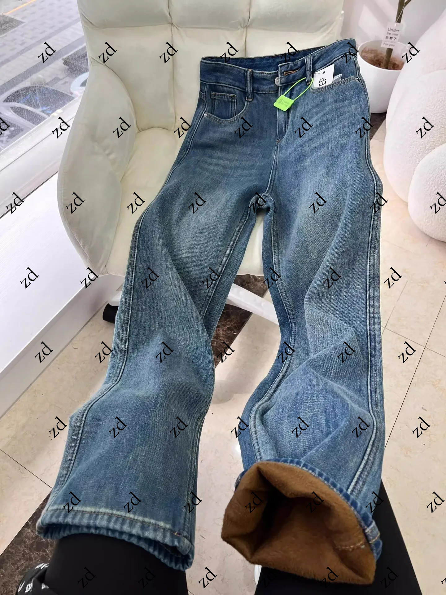 Blue Fleece-Lined Loose Straight Jeans for Women, New Autumn and Winter High-Waisted Slimming Draped Versatile Wide-Leg Pants A9829