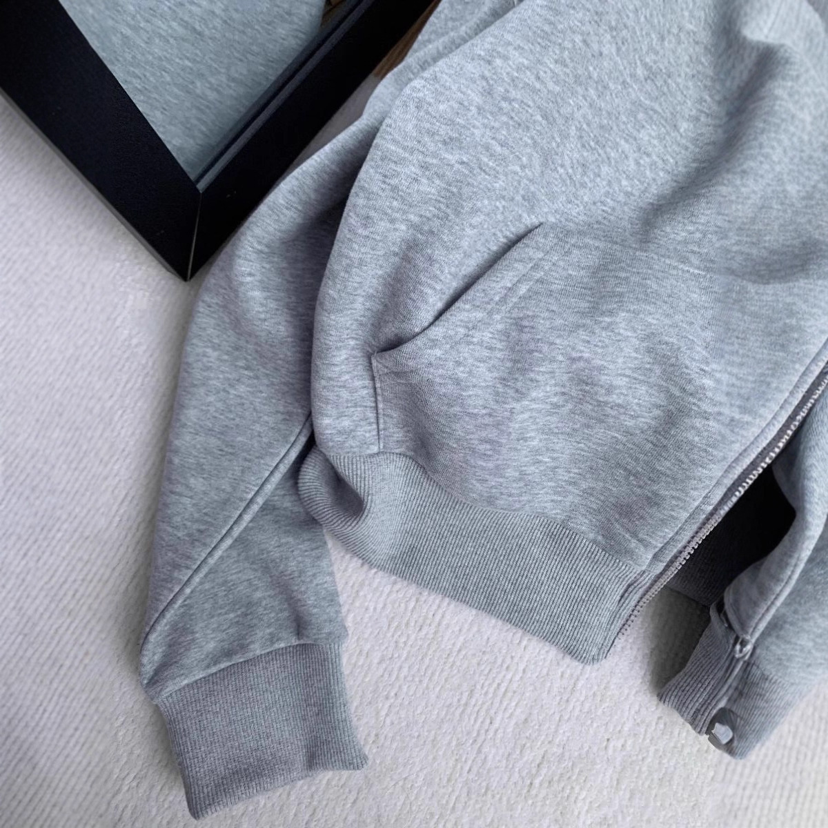 2026 New Designer Luxury Brand Women's Cardigan Sweatshirt For Spring And Autumn Short Style Check Pattern Connected Hood Outdoor Sports Coat For