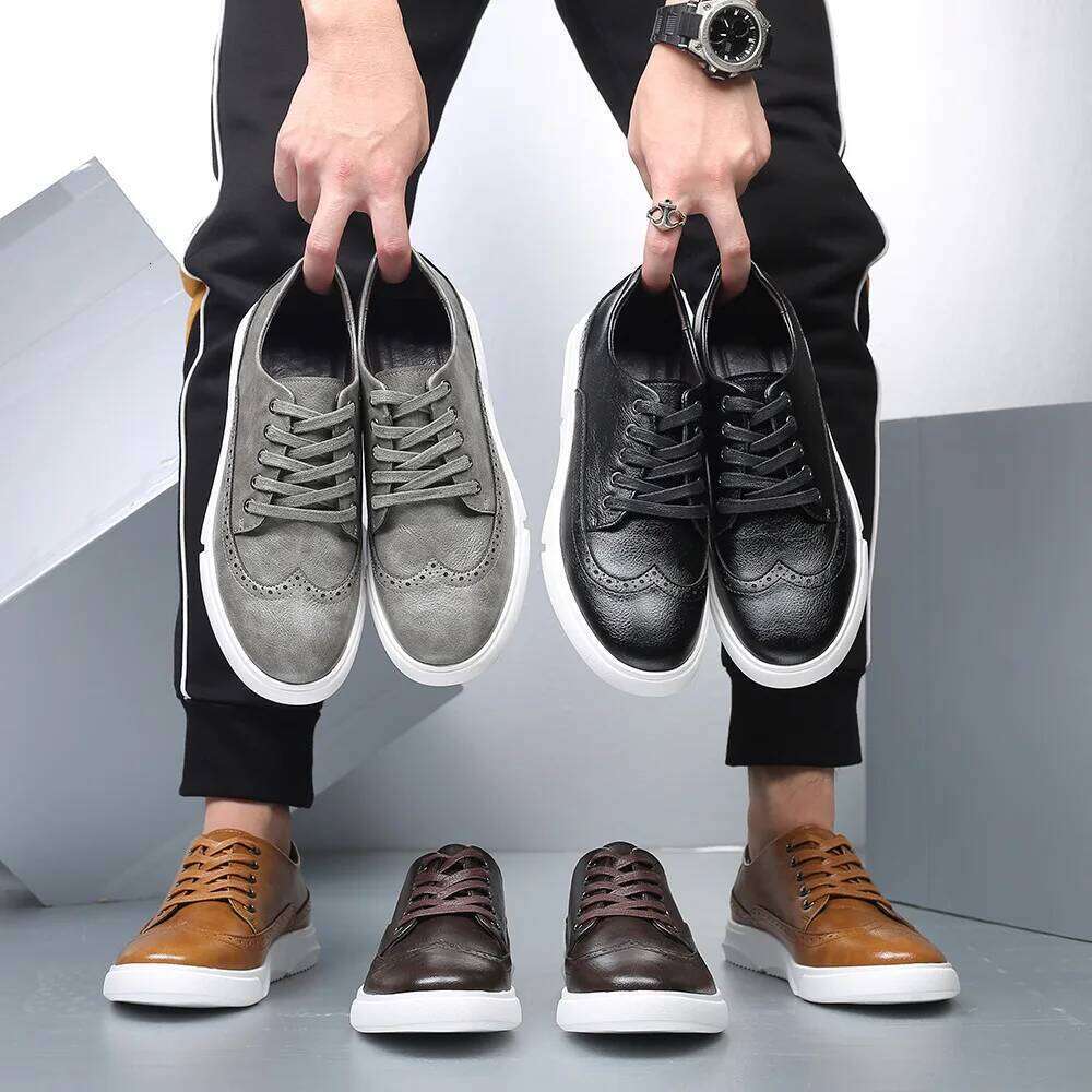 New Men's Brogue Shoes Leather Casual Oxfords Comfortable Breathable Lace Up Retro British Style Plus Size Wide Width Footwear