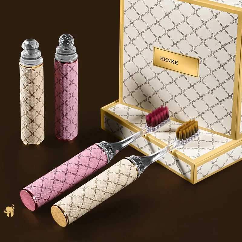 4PCS/BOX Platinum Lipstick Toothbrush Highly Efficient Cleaning Ultra Soft Comfortable Bristles Travel Portable Home Cleaning LuT260212