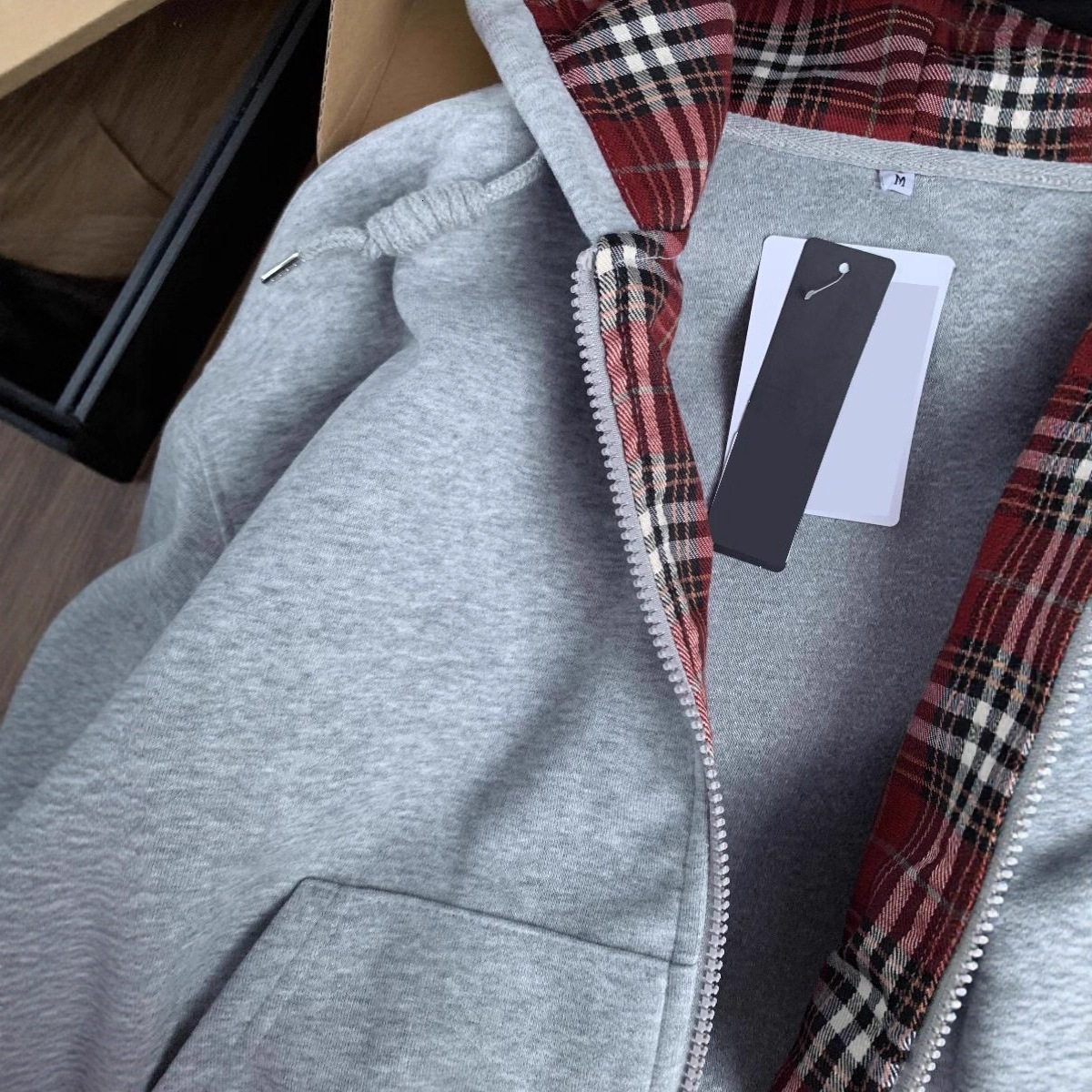 2026 New Designer Luxury Brand Women's Cardigan Sweatshirt For Spring And Autumn Short Style Check Pattern Connected Hood Outdoor Sports Coat For