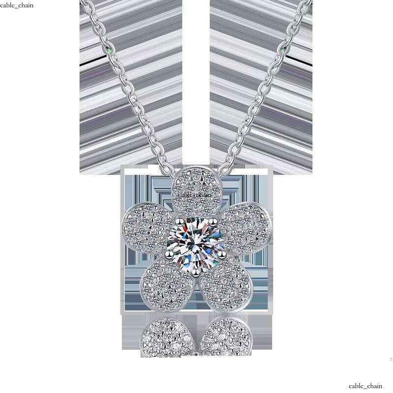 Premium Fashion Simple S925 Sterling Silver Flower-Shaped Diamond Pendant Necklace VVs1 Moissanite Jewelry Holiday Gift