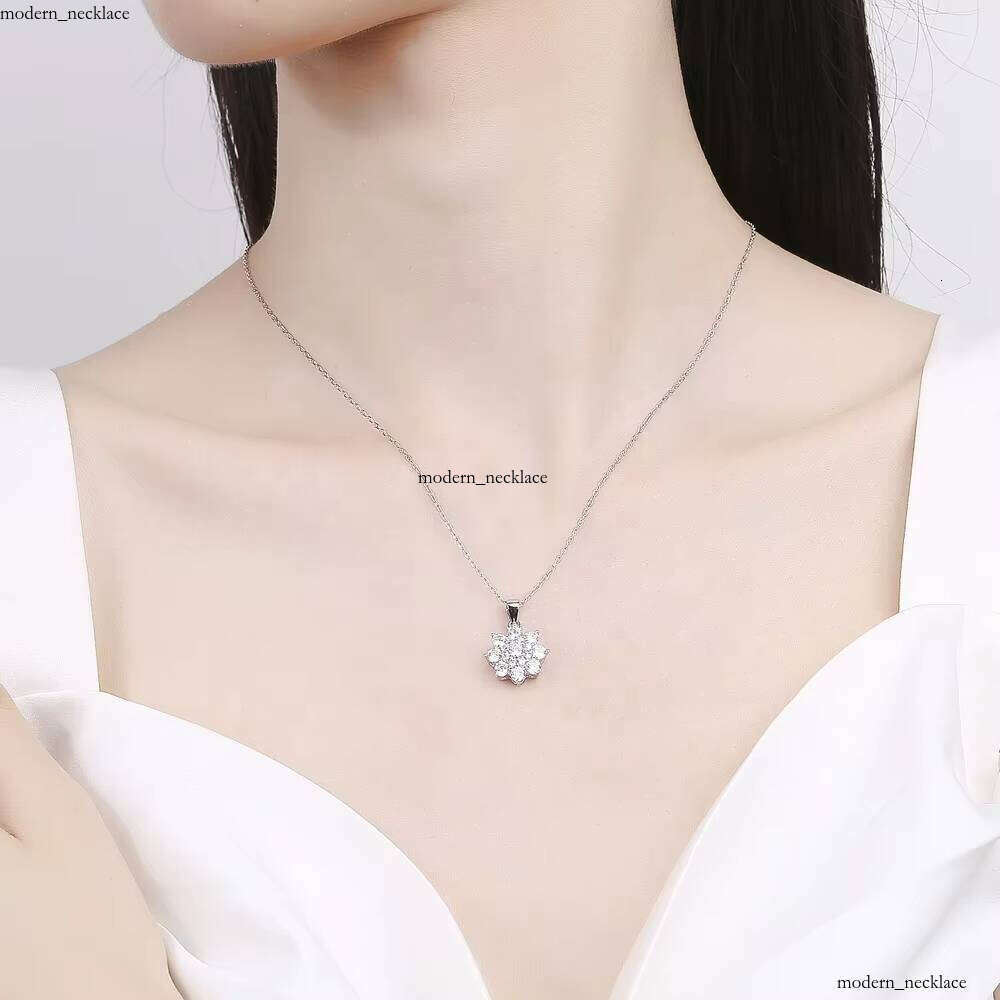 925 Sterling Silver Flower Vibrant Necklace Pendant High-end Fashion