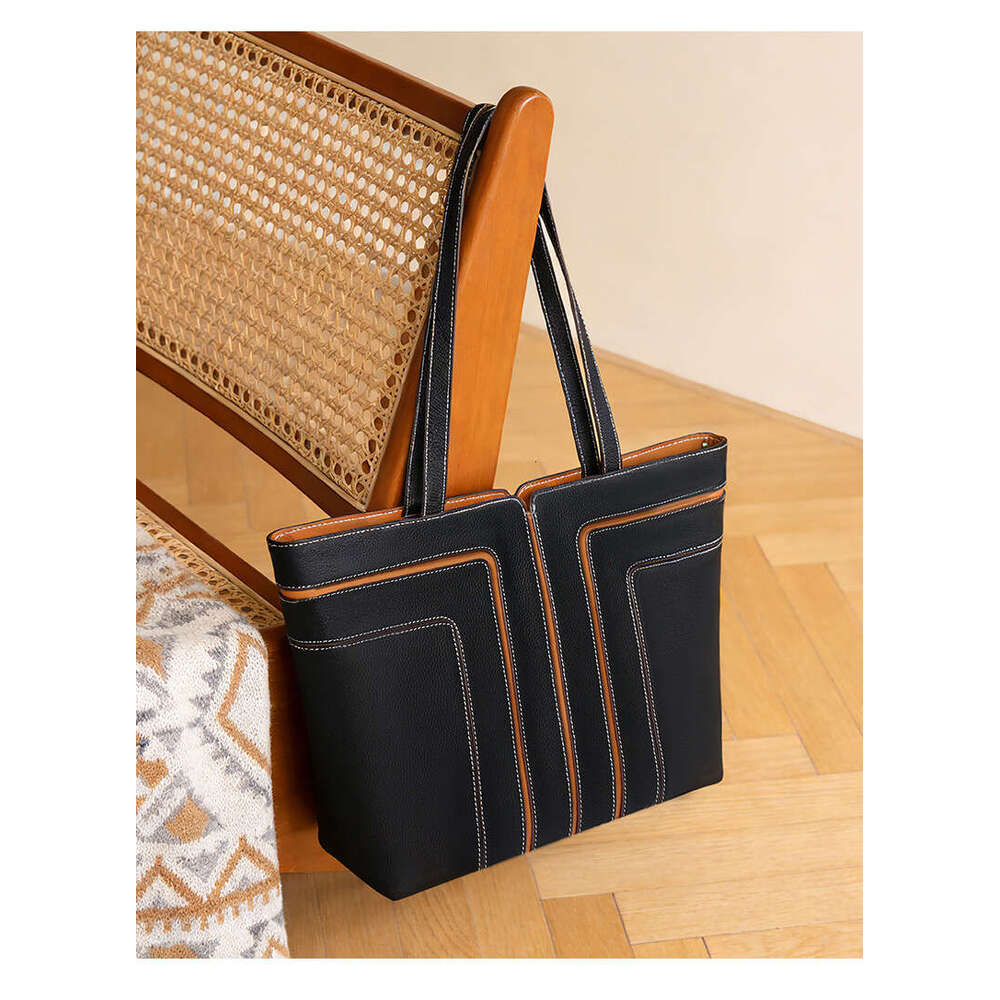 Luxury Shoulder Bags Totes Hobo Tote Large Capacity Women Commuting High End Feel Hot Selling Office Light Handbag Korean Niche Genuine Leather Laptop