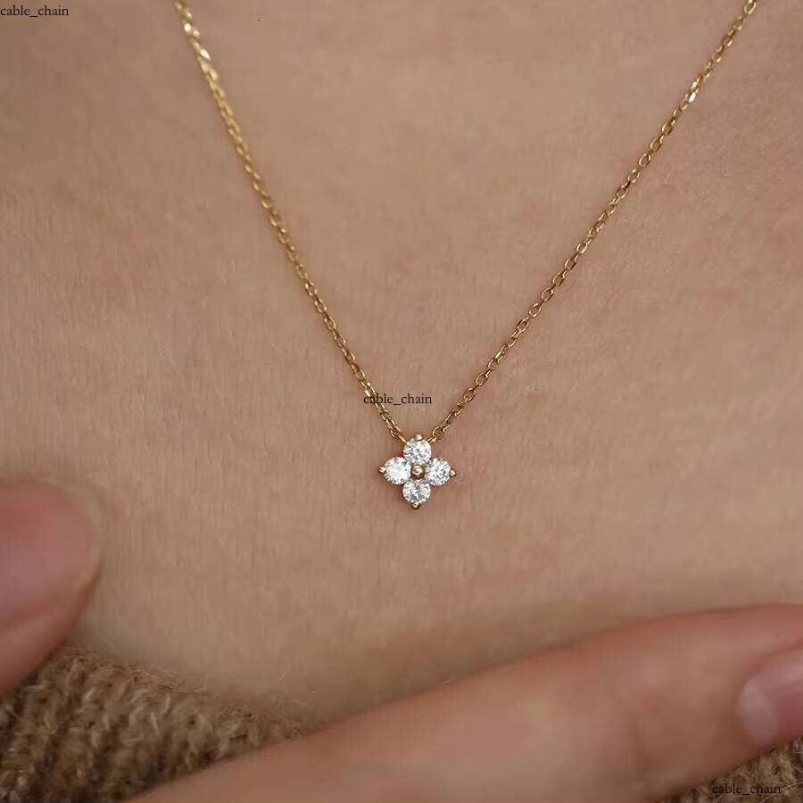 Lucky Four-leaf Clover S925 Sterling Silver Sparkling VVS Moissanite Collarbone Chain Flower Pendant Necklace for Women