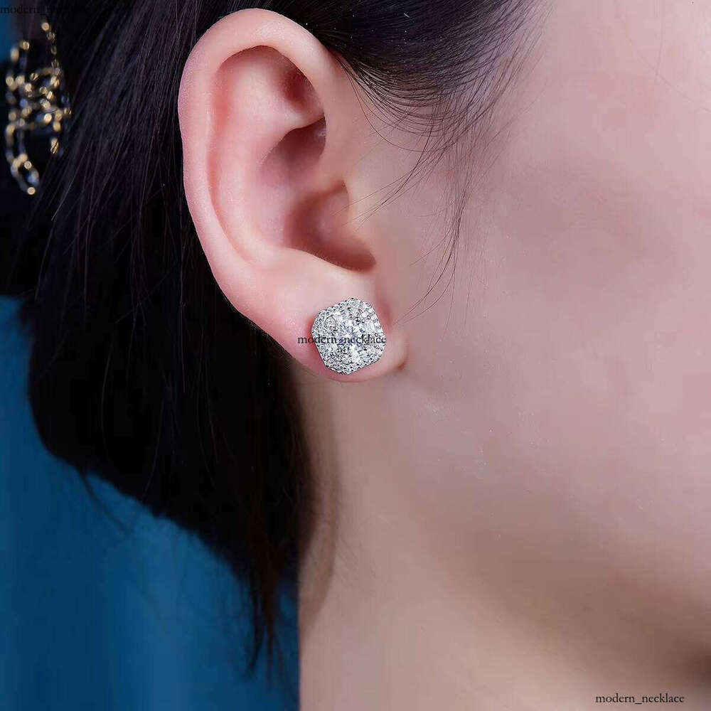 VVS Moissanite Luxurious Hui Shi S925 Silver 18k Gold Plated D Color VVS Transparent Shiny Halo Design Earrings