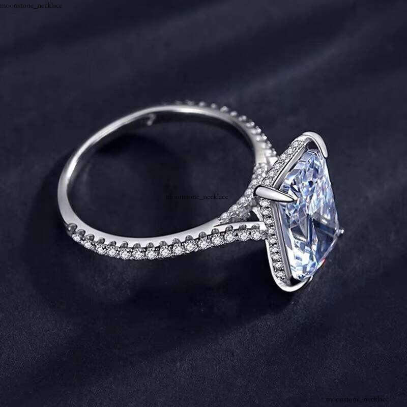 VVS Moissanite JZ1385 New Luxury Large Rectangular Radiant Cut Straight Pull Women's Wedding Engagement Ring Elegant Fashion Jewelry for Evening 