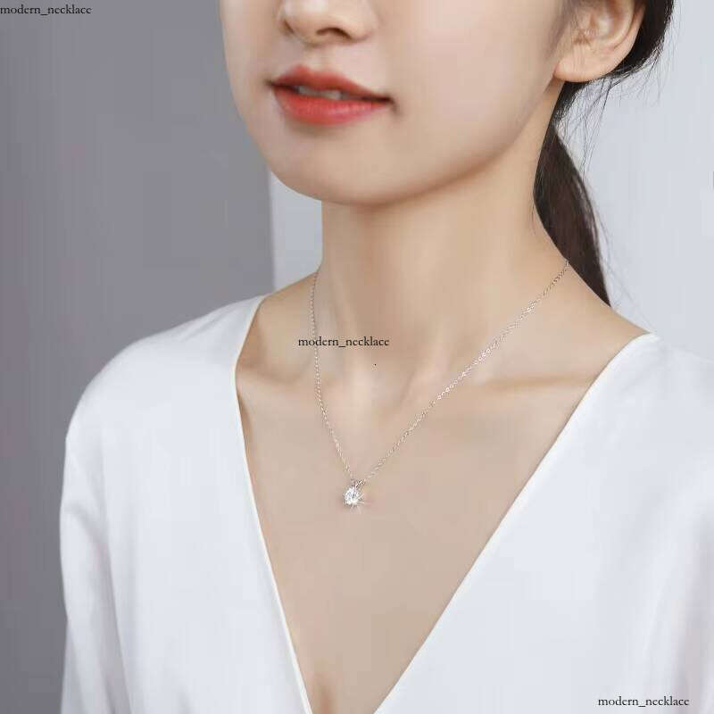 Premium Six-Prong VVS Moissanite Pendant Women's Fashion Simple 925 Silver Jewelry VVS1 Inlaid Stone Necklace
