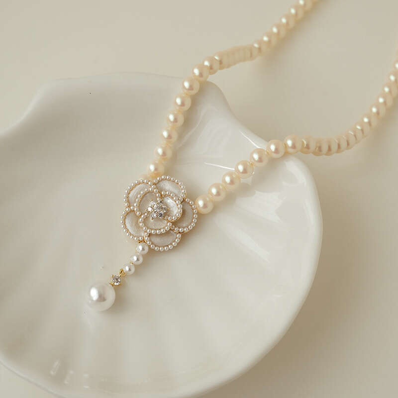 Pearl Necklace Designer Necklace Women Jewelry Camellia Pearl Clavicle Chain Elegant Court Style Flower Necklace For Daily Wear