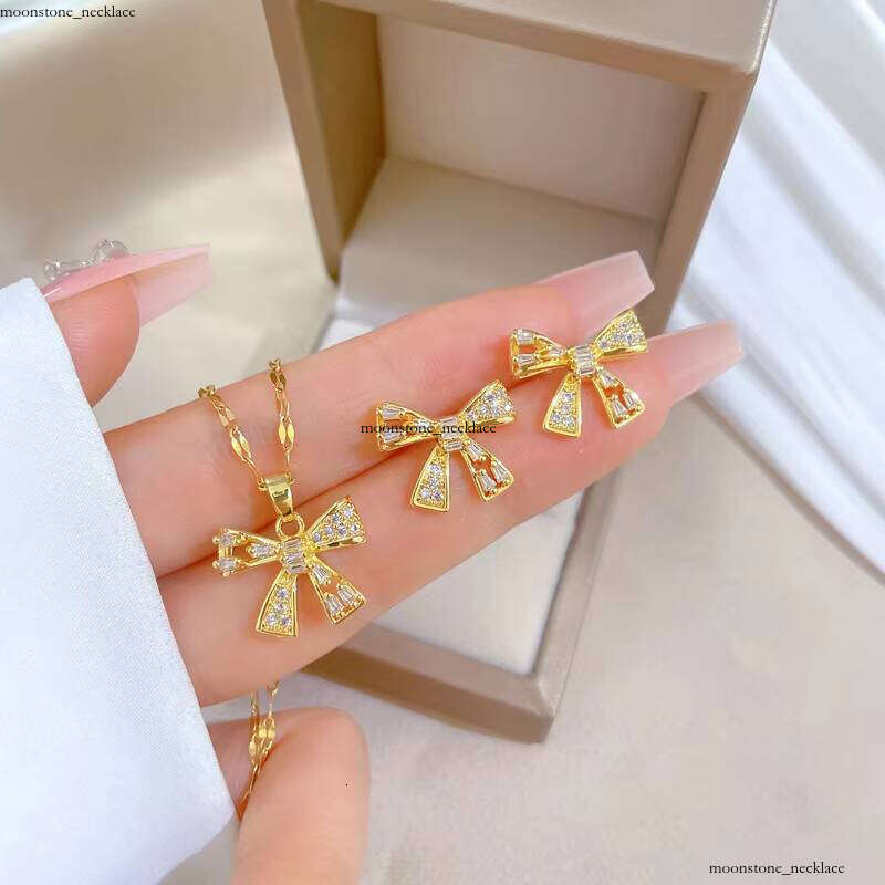 Jewelry for Women Shiny Sterling Silver 18k Gold VVS Moissanite Clover Bow Butterfly Pendant Necklace Earring Set Gift