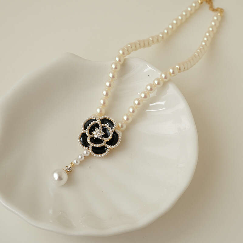 Pearl Necklace Designer Necklace Women Jewelry Camellia Pearl Clavicle Chain Elegant Court Style Flower Necklace For Daily Wear