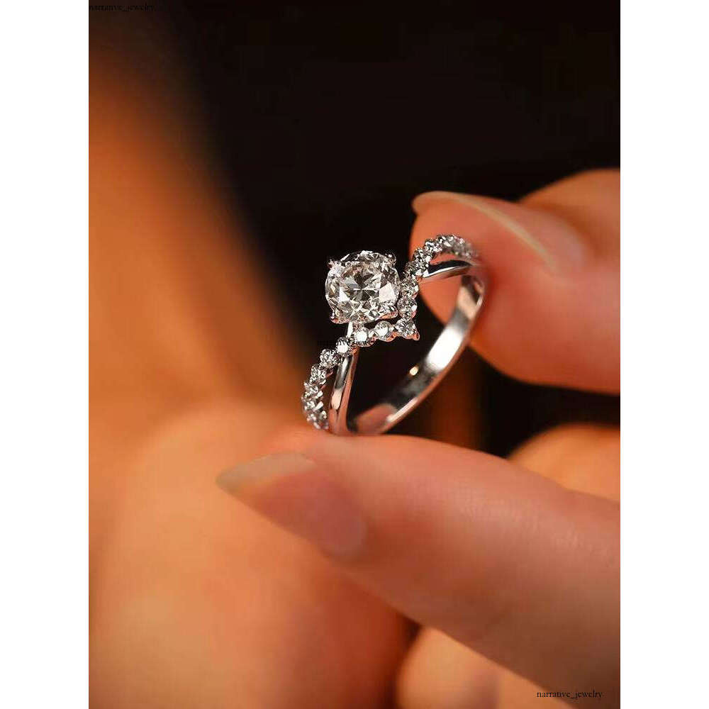 S925 silver Four-Claw Crown Engagement Wedding Classic Fashion Women's Party VVS Moissanite Ring