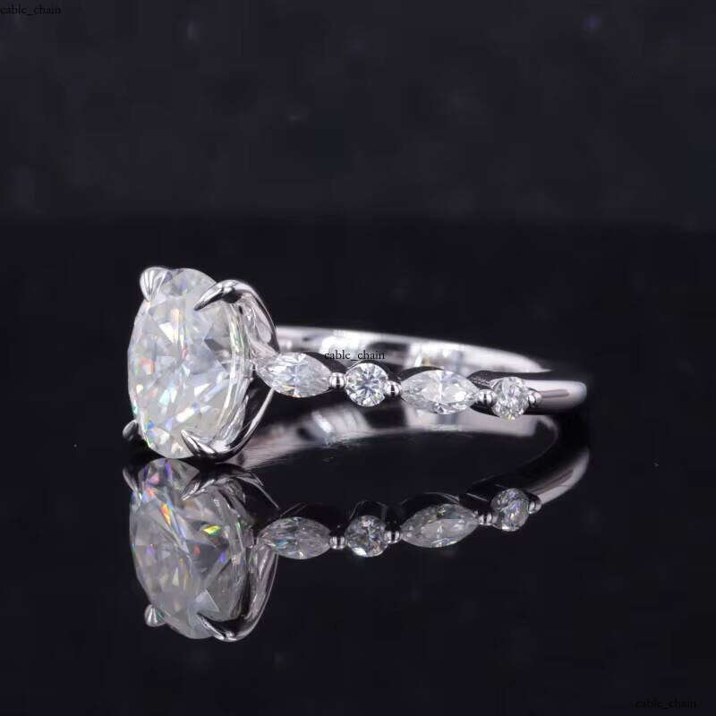 Created Gold HPHT CVD Oval Brilliant Cut 3ct Lab Grown VVS Moissanite Ring