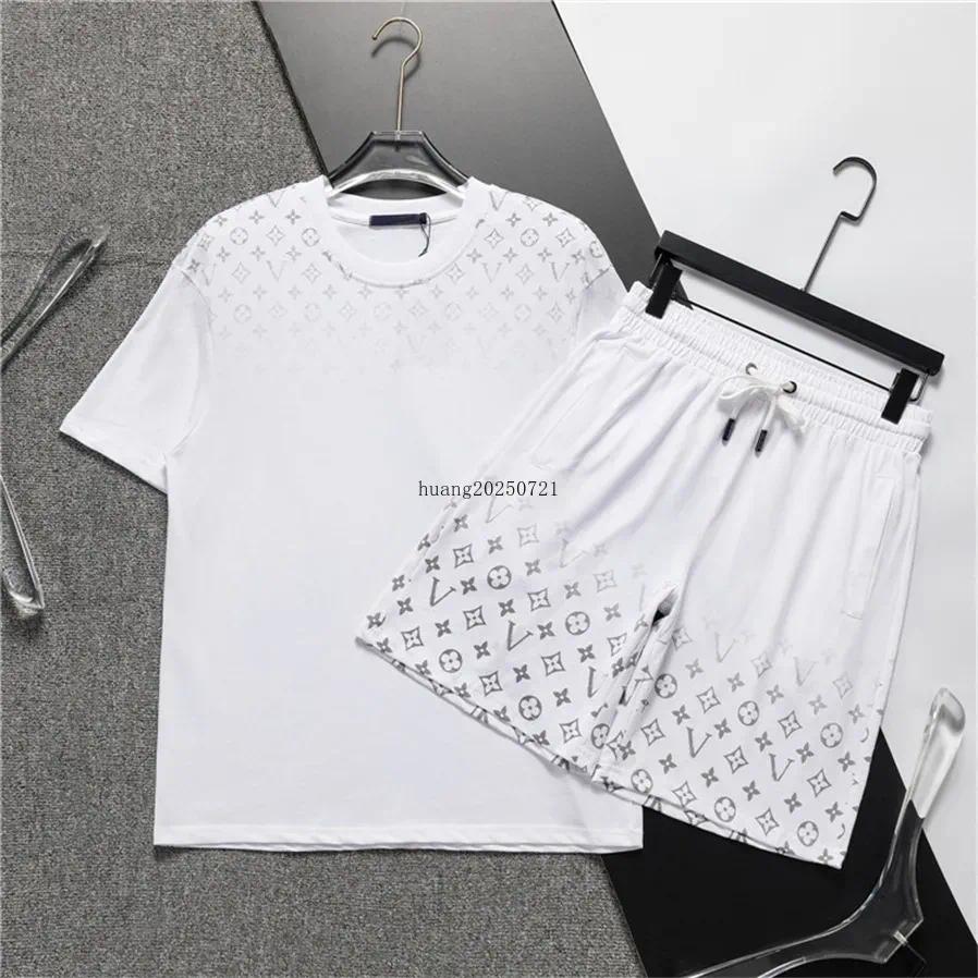 Fashion Summer Mens t shirt Tracksuits Short Sleeve Shorts Suit 2 Piece Set Classic Mens T-Shirt Beach Pants 2pcs Sports Casual Suits M-3XL