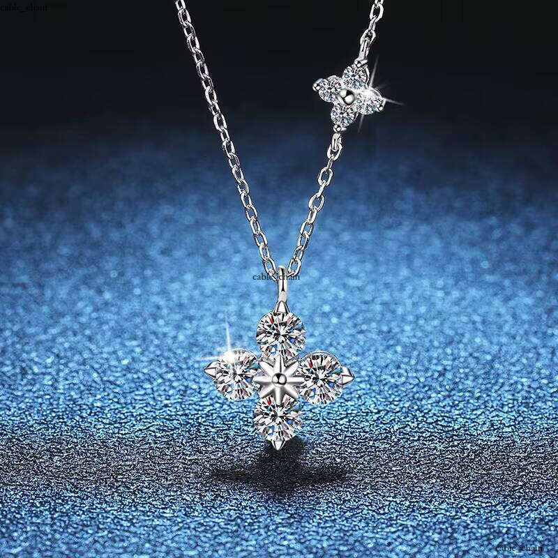 S925 Sterling Silver Necklace VVS Moissanite Diamond Pendant High-end Feel Four-leaf Clover Clavicle Chain Manufacturer Wholesale