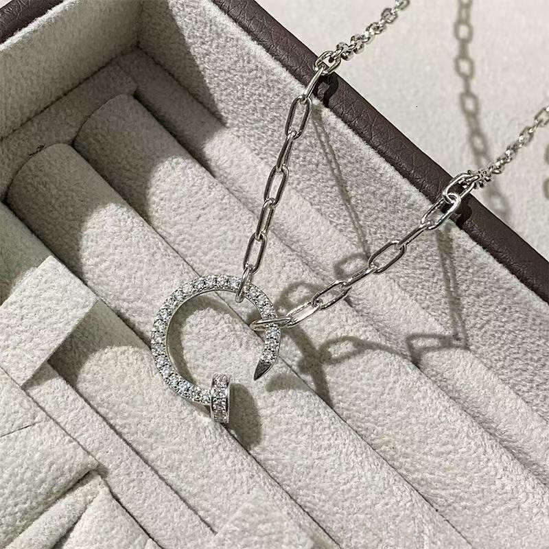 Design Chunky Chain Stud Necklace Fashion Couple Pendant Women's Jewelry Luxury-inspired Niche Design Jewelry