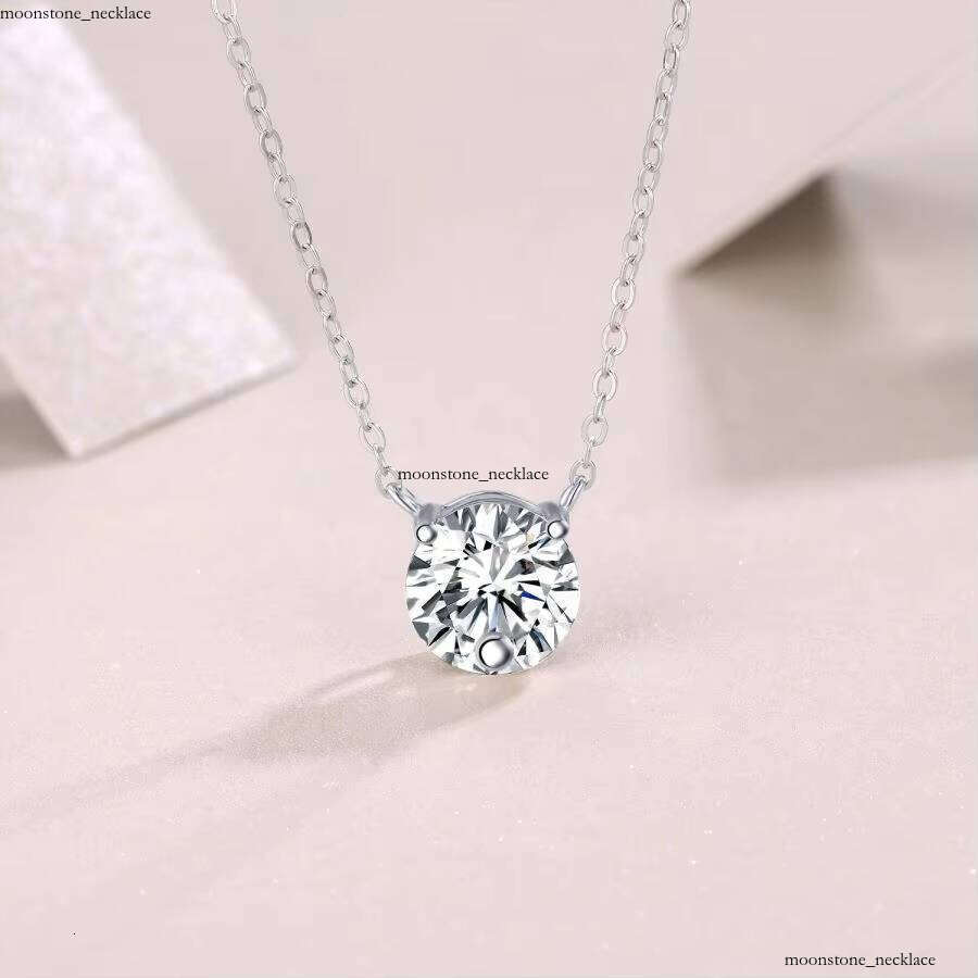 JIU ZUAN VVS Moissanite Women's Pendant 2CT 925 Sterling Silver D Color Necklace, with Certificate of Authenticity