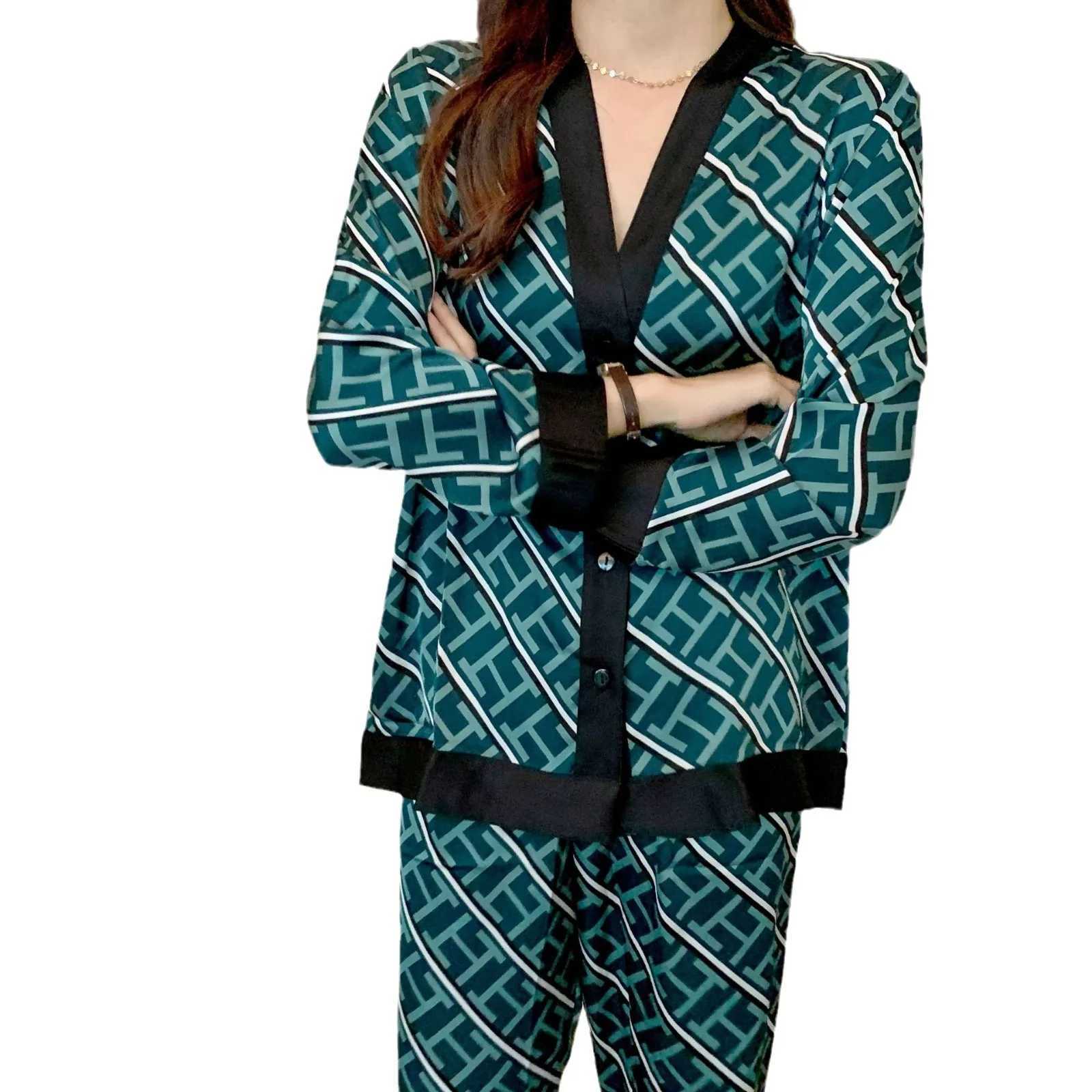 Women's Satin Pajama Set - Elegant Monogram, Contrast Trim, Comfortable Sleepwear for All SeasonsT260212