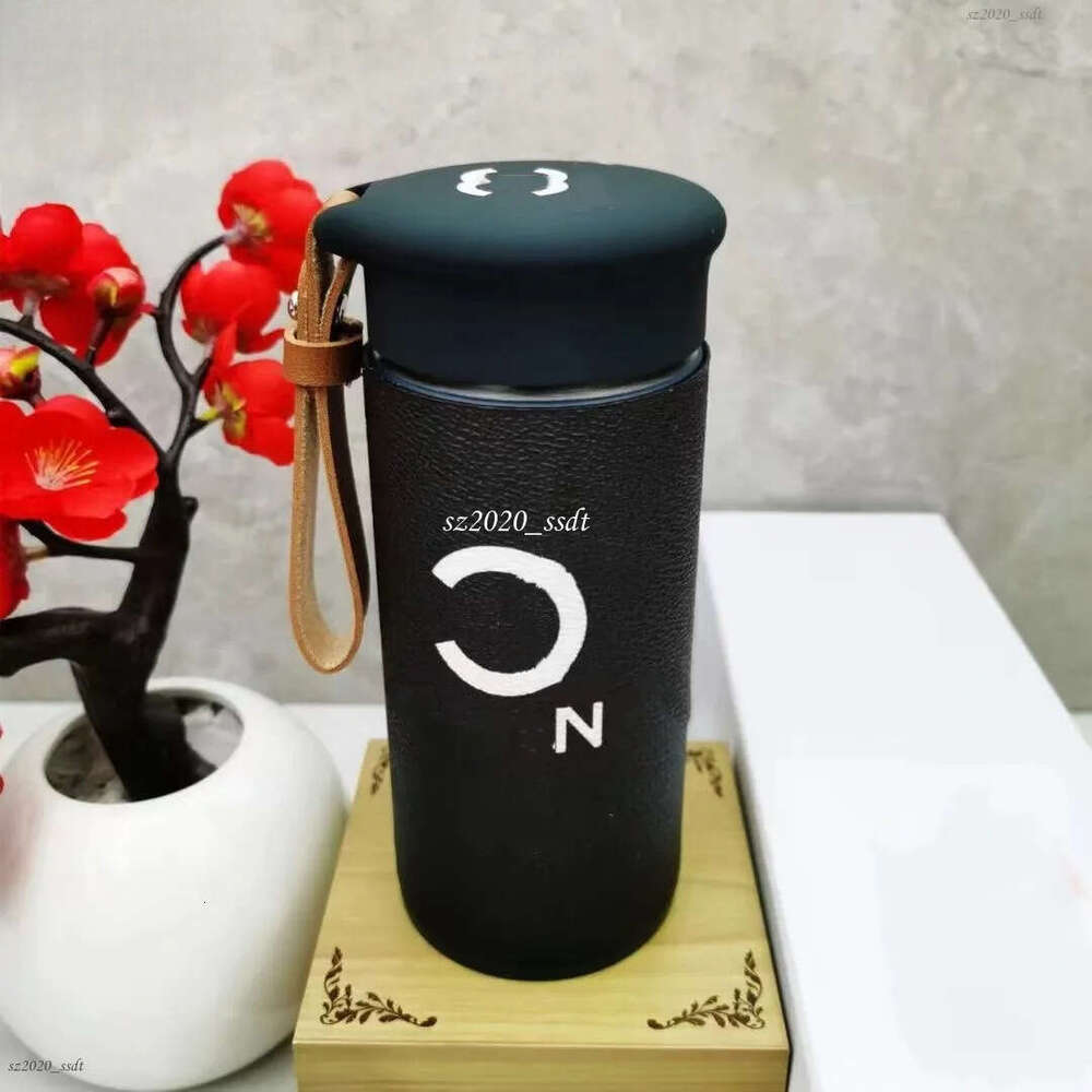 Designer Portable 304 Stainless Steel Classic Logo Printed Brown Leather Cover Insulated Cup Creative Business Gift Teacher Gift Box 350ml