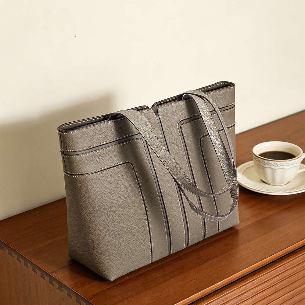 Luxury Shoulder Bags Totes Hobo Tote Large Capacity Women Commuting High End Feel Hot Selling Office Light Handbag Korean Niche Genuine Leather Laptop