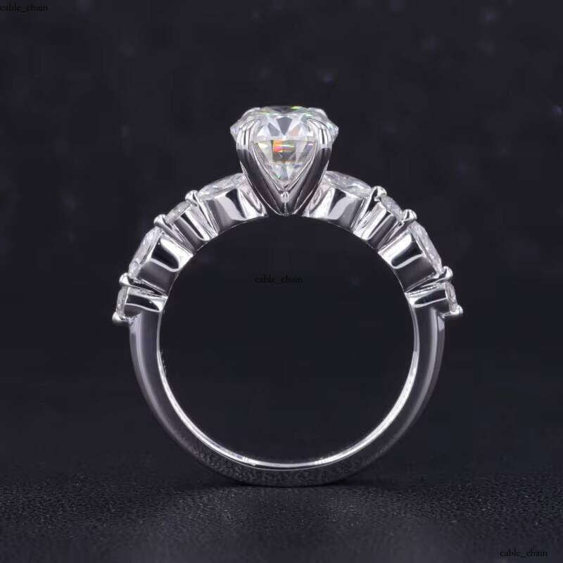 Created Gold HPHT CVD Oval Brilliant Cut 3ct Lab Grown VVS Moissanite Ring